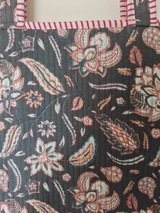 กระเป๋าใส่แล็ปท็อปผ้าฝ้ายพิมพ์ลายดอกไม้สไตล์ลำลอง พร้อมสายสะพายไหล่แบบรูด ผ้าทอสำหรับใช้ในชีวิตประจำวัน ป้องกันการกระแทก สไตล์ราชสถาน - Product Image 3