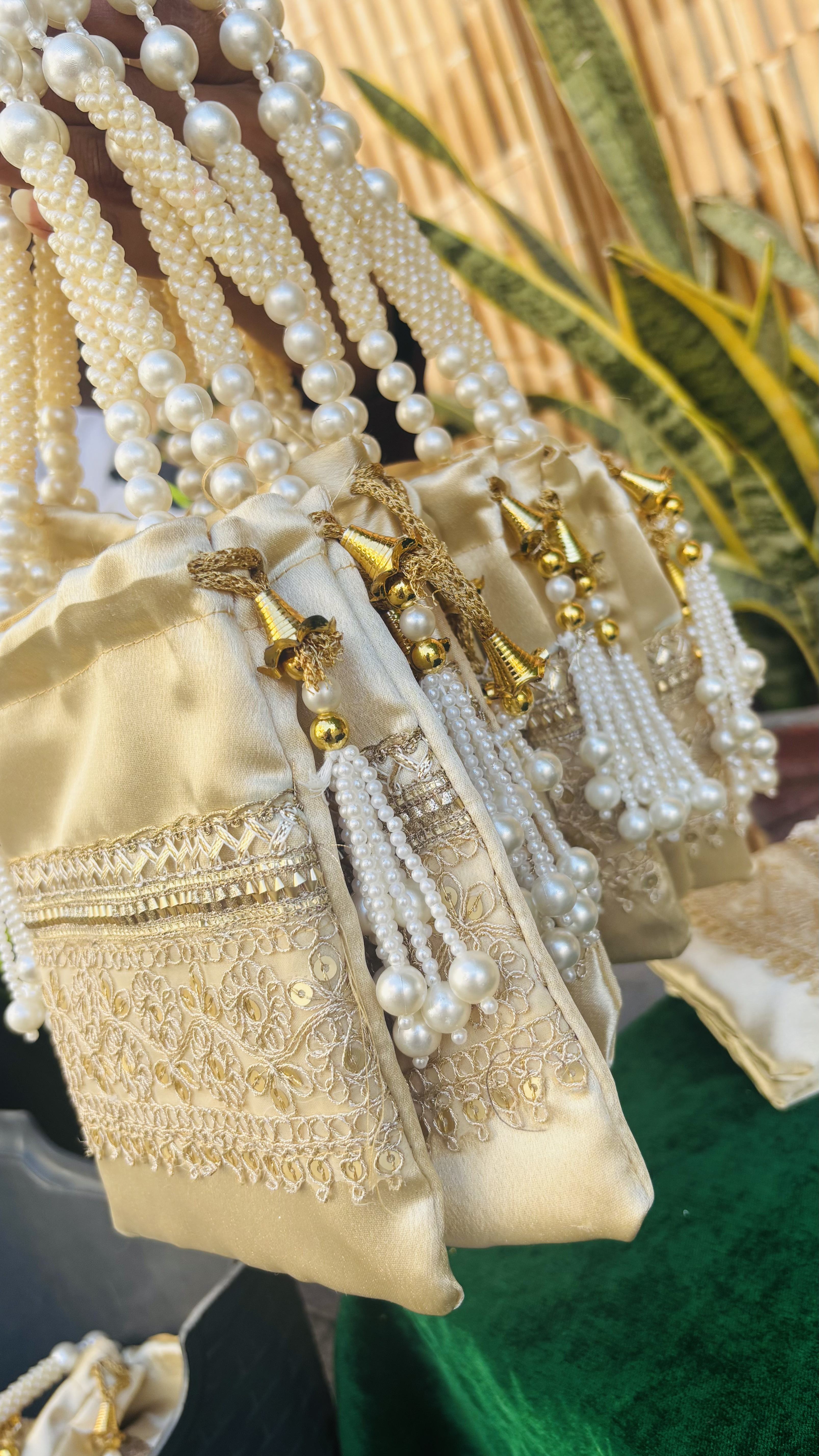 เช่นเดียวกับภาพ