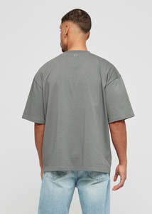 เสื้อยืดผู้ชายไซส์ใหญ่ สีเทาล้วน ผ้าฝ้าย แขนสั้น คอกลม สไตล์ลำลอง ผ้าเจอร์ซีย์ถัก ย้อมสีพื้น ทรงพอดีตัว - Product Image 3