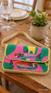 กระเป๋าถือทรงสี่เหลี่ยมลายเต่าประดับลูกปัดแก้วทำมือจาก ALI FASHION ART สีฟ้าเขียว ผ้าโพลีเอสเตอร์ปักลาย ซักได้ ใช้ได้ทุกวัน งานฝีมือ - Product Image 1