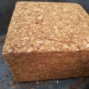 Approvisionnement direct usine pour litière animale : Copeaux de coco premium 5kg en blocs compressés biodégradables - Product Image 1