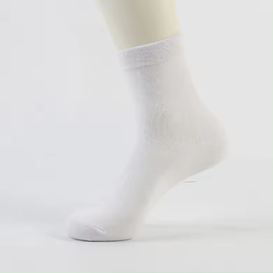 Chaussettes Diabétiques Non Compressives Respirantes Tricotées Sans Couture Douces Antibactériennes Rembourrées en Nylon pour Hôpital OEM en Gros - Product Image 1