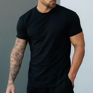 Camisetas de algodón de punto extragrandes de la marca Custom Clothing Brand, estilo streetwear, con impresión de logotipo personalizado y protección anti-UV. - Product Image 4