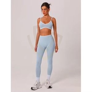 Ensemble réversible pour femme Performance : Soutien-gorge et legging légers en textile extensible et respirant pour l'entraînement de mobilité - Product Image 4