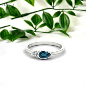 Producto de Moda para Vender: Anillo de Regalo de Boda de Oro Fino de 14k con Topacio Azul de Londres Natural de Corte Pera 6x4 y Diamantes Engastados en Bisel - Product Image 3