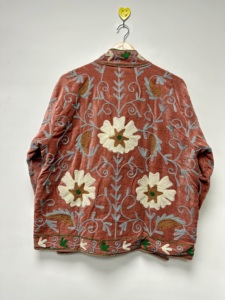 Chaqueta Bomber de Terciopelo Suzani Bordada a Mano, Diseño Floral Boho, Cuello Redondo, Grosor Medio, Largo Regular, 100% Algodón - Product Image 3