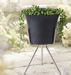 Jardinière noire thermolaquée de taille moyenne, sur mesure, support en acier de qualité durable, décoration de jardin, forme personnalisée - Product Image 1