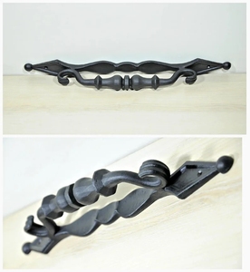 Loquet de portail en fer forgé - Design traditionnel - Finition peinte - Quincaillerie de portail durable - Modèle KHP-DECO-SP - Product Image 3