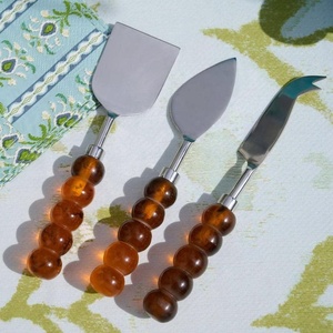 Juego de Cuchillos para Queso Hechos a Mano con Mango de Resina Verde, Cuchillos de Acero Inoxidable para Rebanar y Servir, Aptos para Lavavajillas, Horno y Microondas - Product Image 4