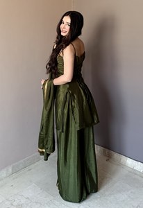 Conjunto de Kurti Exclusivo de Tela Chinon Premium, Pantalón de Diseñador, Dupatta Suave, Bordado Étnico, Completamente Cosido, para Mujer, Festividades y Bodas - Product Image 2