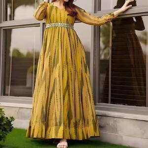 Nouvelle Collection : Ensemble Kurti Femme Indien/Pakistanais Coupe Slim, Protection Solaire, Séchage Rapide, Imprimé Jaune, Col en V, en Gorgette Lourde – Idéal pour les Fêtes - Product Image 3