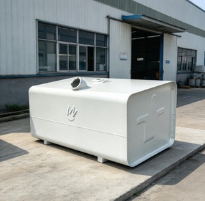 Réservoir de carburant diesel de type oriental WAI TICK MALAYSIA pour camions Hino séries 300, 500 et 700 - Product Image 1