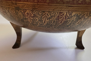 Olla de latón antigua grabada, caldero de latón con tres patas, cuenco tallado floral vintage, Urli grabado Royal Avani - Product Image 6