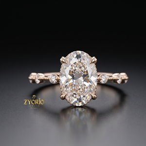 Anillo de Compromiso Solitario con Corte Ovalado en Oro de 10K con Banda con Detalles de Diamantes - Product Image 1