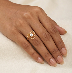 Elegante anillo de diamante natural con corte brillante redondo de 0.04 quilates, certificado por IGI, en oro amarillo macizo de claridad VS/SI premium. - Product Image 1