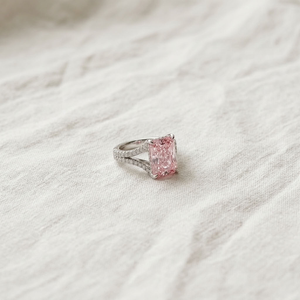Anillo de Compromiso de Plata de Ley 925 con Baño de Rodio y Moissanita Rosa, Corte Radiante, Engaste de Garras, Anillo de Boda para Mujer, Regalo de Aniversario - Product Image 2