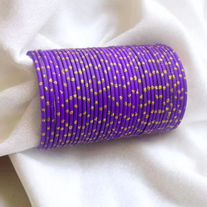 ชุดกำไลข้อมือไหมสีม่วงราชวงศ์และสีม่วงเข้ม ประดับด้วยงานปักดิ้นเงินซารีอย่างประณีต และคริสตัลเม็ดเล็กๆ สวยงาม - Product Image 1