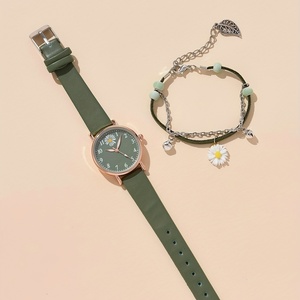 Reloj de Cuarzo Redondo para Mujer 9856 con Bonito Dije de Margarita y 1 Pulsera, el Mejor Regalo para Ella - Product Image 3