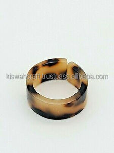 Bague en résine de Style classique de conception professionnelle bijoux de mode de bonne qualité pour les femmes bague à la mode pour une utilisation en fête - Product Image 3