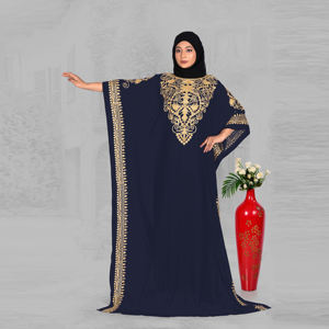 Kaftan Modeste en Mousseline Brodé avec Détails Frontaux Complexes, Manches Imposantes, Silhouette Fluide Longue – Idéal Aïd, Ramadan, Quotidien - Product Image 3