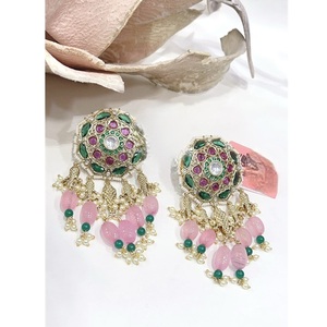 Boucles d'oreilles fusion en pierres de moissanite plaquées or exquises pour femmes et filles, pour les tenues de soirée, collection pour occasions spéciales. - Product Image 1