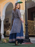 Ensemble palazzo bleu marine élégant, très vendu, avec broderie à la main et tissu confortable, disponible à la vente