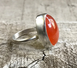 Bague en argent sterling 925 avec pierre précieuse en cornaline de coupe ovale, idéale pour un mariage, Noël ou la Saint-Valentin - Product Image 3