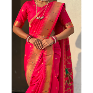 Sari Paithani de Seda Suave Rosa con Motivos de Lunares Tejidos con Hilo Zari y Pallu de Pavo Real para Bodas, Ropa India y Pakistaní - Product Image 2