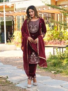 Salwar Kameez de créateur en velours épais pour soirée, orné de perles et de sequins de 3 mm, protection solaire, fentes latérales, toutes saisons - Product Image 6