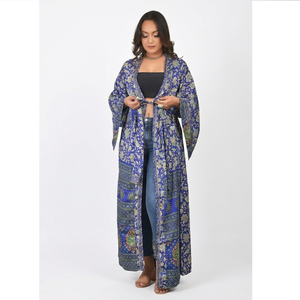 Kimono Japonés de Seda Reciclada con Manga Corta, Cómodo Kimono Estampado Floral para Mujer, Bata Larga Informal para Mujer - Product Image 1