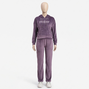 Ensemble de survêtement pour femme en velours brodé avec logo personnalisé, veste en coton à capuche, pantalon ajusté avec grandes poches, sweat d'hiver - Product Image 1