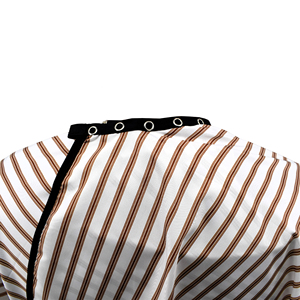 Cape de Coiffure avec Trous pour les Bras, Matière Légère et Imperméable, Qualité Supérieure, Vente en Gros, Design Unique 2026 - Product Image 6