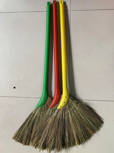 Balai en herbe naturelle écologique et durable avec manche en plastique pour la maison et les meubles, balayage extérieur Eco2go Vietnam - Product Image 1