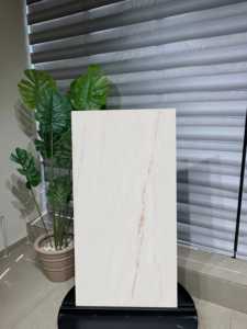 กระเบื้องปูพื้นพอร์ซเลนลายหินอ่อนสีขาว Favolosa Rosso Dolomite พรีเมียม เงางาม ขนาด 600x600 มม. สำหรับตกแต่งภายในห้อง - Product Image 2