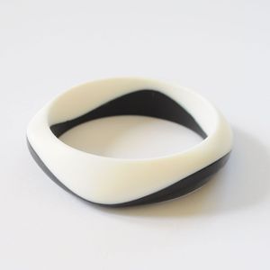 กำไลเรซิ่นทำมือ สวมใส่สบาย ทนทาน เครื่องประดับแฟชั่นคริสตัล - Product Image 4