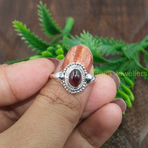 Anillo de Plata de Ley 925 con Granate Natural, Anillo Hecho a Mano, Anillo de Diseño Vintage con Granate Rojo para Mujer, Joyería para Navidad - Product Image 3