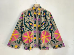 Chaqueta de Terciopelo Artesanal Bohemia con Bordado Floral Hecho a Mano, Estilo Gitano, Abrigo de Invierno para Mujer - Product Image 2