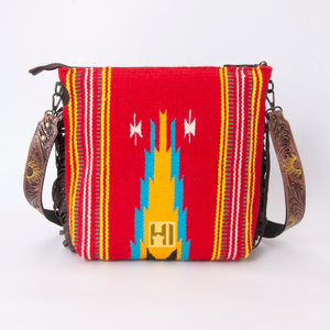 Sac bandoulière vintage en cuir de vachette pour femme avec franges et sangle en tapis de selle travaillée à la main - Product Image 3