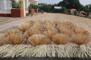 แท่งธูปไม้ไผ่แบบก้านเส้นผ่าศูนย์กลาง1.3มม. ผลิตจากเวียดนาม - Product Image 2