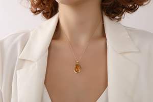 Collier ovale en ambre de la Baltique, argent sterling 925 plaqué or 14 carats, pendentif délicat et élégant, bijoux pour anniversaire, fiançailles - Product Image 2