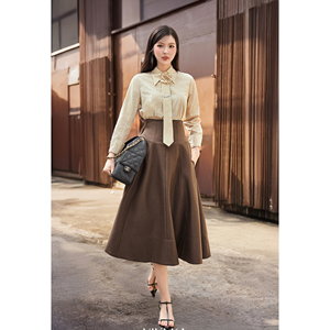 Jupe midi évasée élégante et moderne marron pour femme, taille haute, en polyester et élasthanne, décontractée, pour le bureau, RYAN - Product Image 2