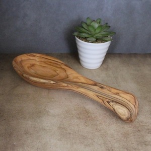 Reposacucharas Artesanal de Madera de Olivo, Decoración Rústica para Cocina de Jerusalén y Accesorio de Cocina Ecológico - Product Image 5