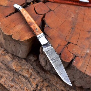 มีดพับเหล็กดามัสกัสทำมือ พร้อมปลอกหนัง มีดพกพา EDC สำหรับตั้งแคมป์ ด้ามไม้ ผลิตโดย Pasha Enterprises รับประกัน 3 ปี - Product Image 2