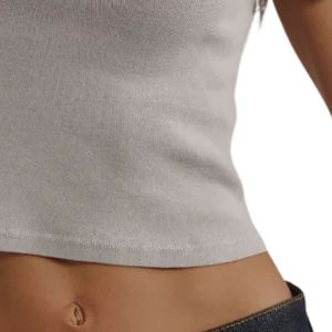 Camiseta Corta para Mujer en Color Gris Nube, Algodón Suave, Corte Ajustado, Manga Corta, Estilo Casual, Básica - Product Image 5