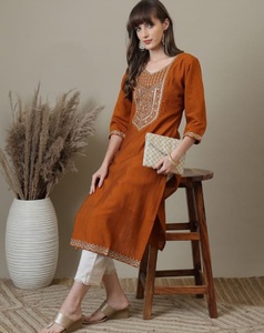 Kurti pour femmes en viscose et coton, coupe ample traditionnelle, longueur midi, orange, brodé, vêtements décontractés, vêtements de festival indiens, vêtements ethniques - Product Image 1