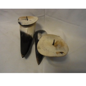 Ensemble de quatre cornes à boire en buffle naturel avec support en bois, style ancien, pour vin, camping, mariage - Product Image 2