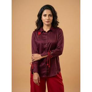 Chemise élégante pour femmes à manches longues, conçue pour un look sophistiqué au quotidien, acheter auprès du fournisseur direct - Product Image 1