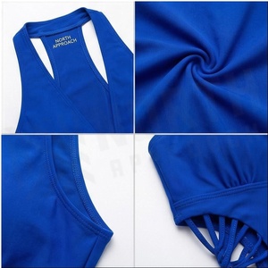 Ensemble de yoga 2 pièces imprimé papillon bleu avec finition dorée, body à col en V profond et jupe portefeuille longueur genou - Product Image 4