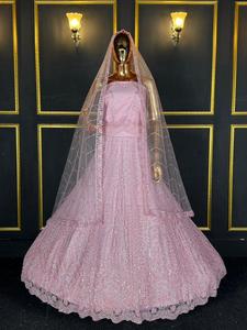 Ensemble Lehenga Choli Rose Gaufré Ethnique Indien/Pakistanais avec Voile en Tulle Réversible Longueur Ras du Sol pour Mariage et Soirée Formelle - Product Image 4