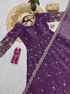 Conjunto de Vestido de Seda Premium MB ETERNAL CLOTHING, Estilo Étnico, con Bordado y Lentejuelas, Pantalón y Dupatta a Juego - Product Image 3